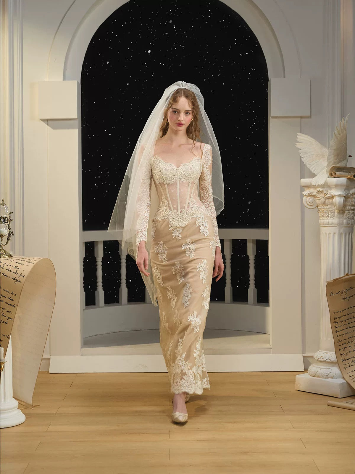 antique lace wedding dress Swan Wings Antique Gown – ÀMonBelAmour